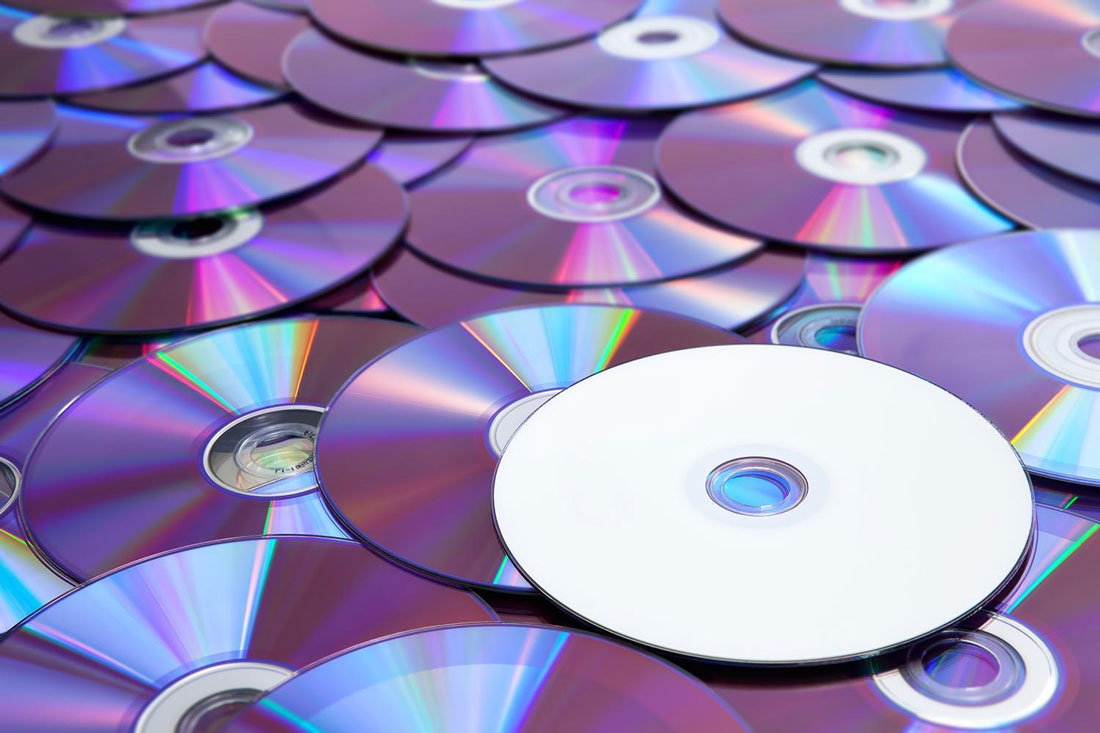 hệ thống nhớ của máy tính gồm: Đĩa CD